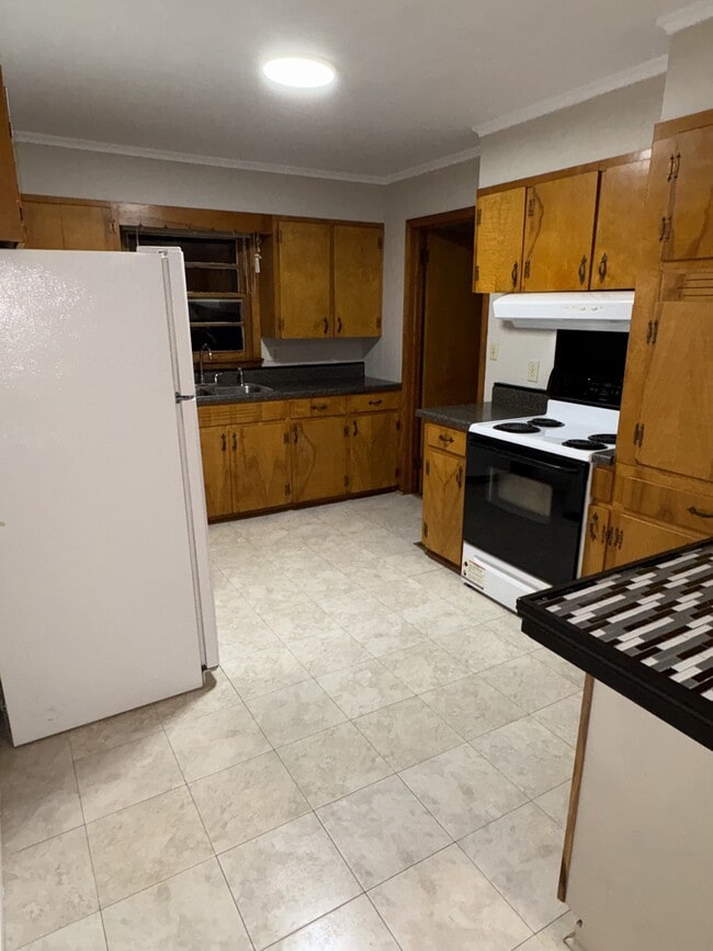 Building Photo - 426 Evergreen St