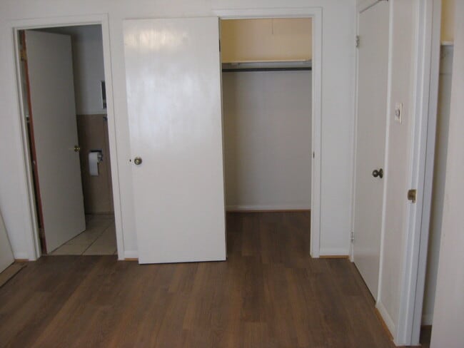 Building Photo - 1213 Park St