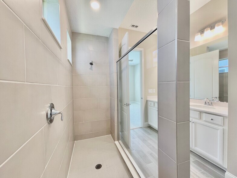 Building Photo - 68 Furrier Ct