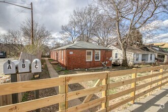 Building Photo - 721 25th Ave N