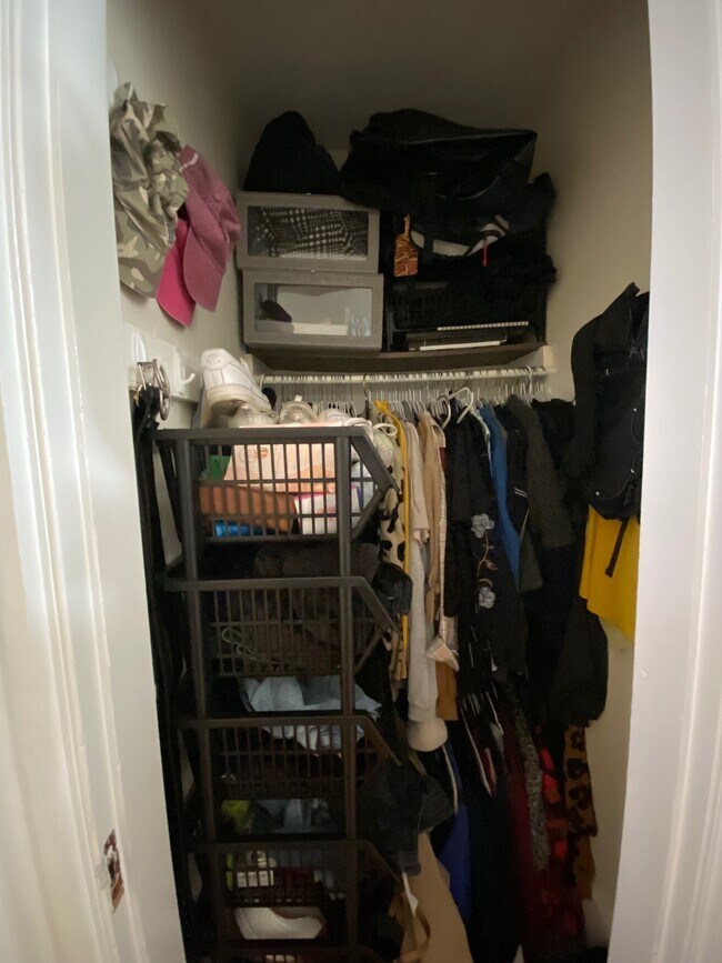 Building Photo - 53 Joy St