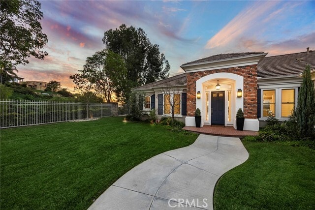 Building Photo - 2309 Skyline Dr