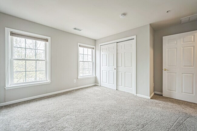 Building Photo - 4647 Red Admiral Way