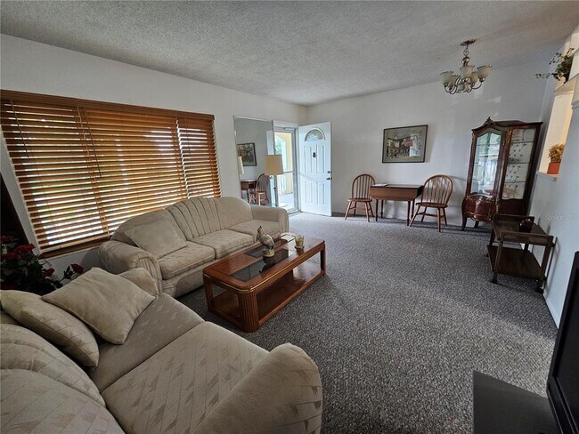 Building Photo - 2331 Finlandia Ln