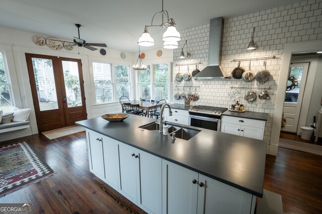 Building Photo - 290 Milledge Cir