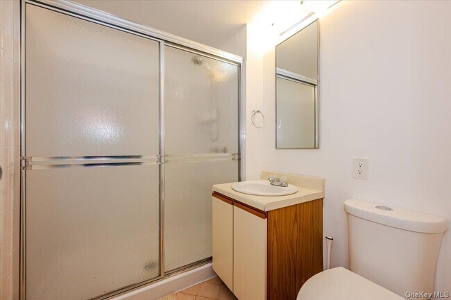 Building Photo - 730 W Broadway