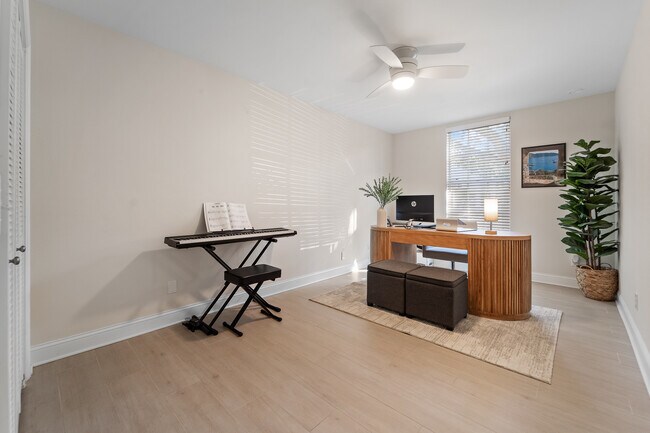 Building Photo - 607 S Glen Ave