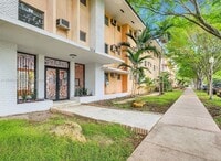 Building Photo - 1014 Salzedo St