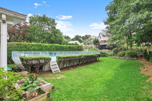 Building Photo - 149 Lake Ave