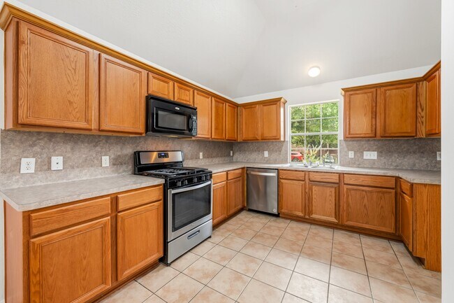 Building Photo - 4908 Summer Rain Dr
