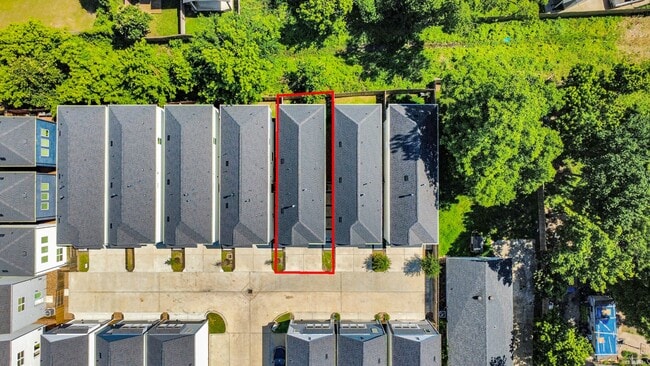 Building Photo - 318 Neyland St