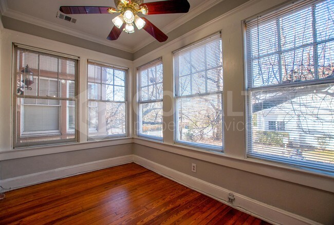 Building Photo - 729 Bonaventure Ave NE