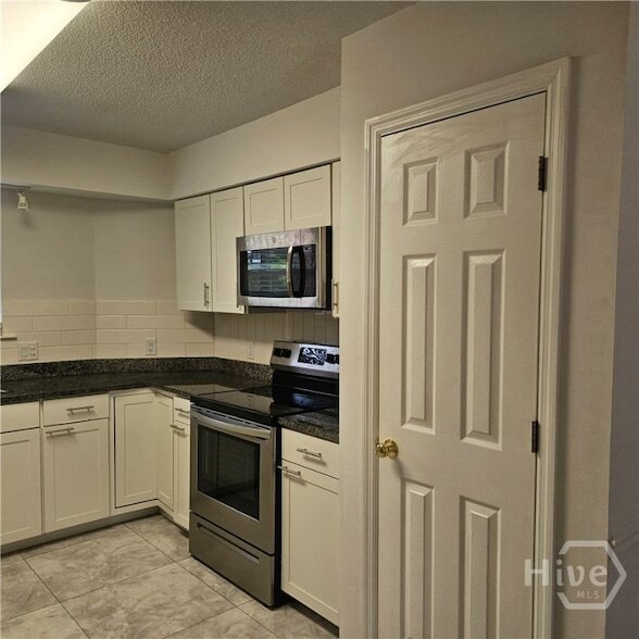 Building Photo - 711 Plantation Dr