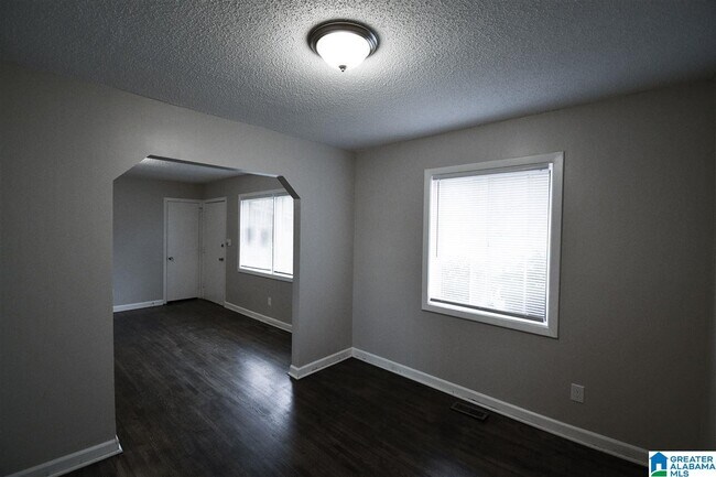 Building Photo - 209 13th Ave NE