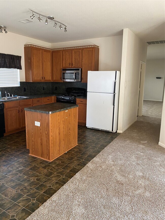 Building Photo - 21822 Grassy Hill Ln