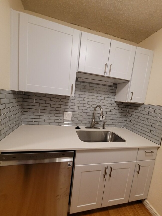 Building Photo - 2855 S Monaco St Pkwy