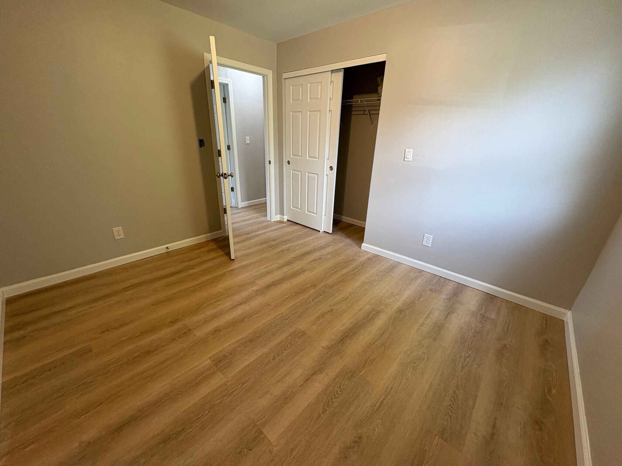 Building Photo - 663 Gibbard Ave