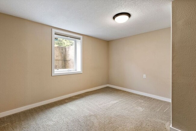 Building Photo - 4908 NE 9th Ave