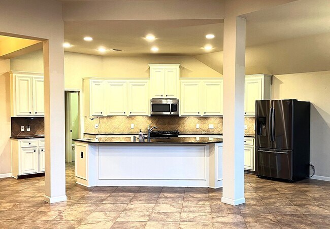 Building Photo - 27926 Barberry Banks Ln
