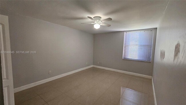 Building Photo - 14311 N Kendall Dr