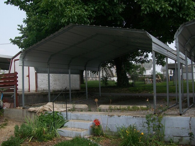 Building Photo - 163-165 Fairview Ave.