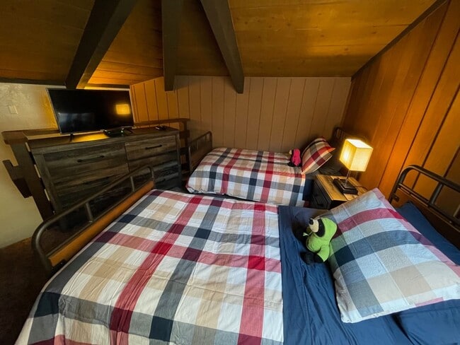 Building Photo - Seasonal Rental (May-July): Fully Furnished 2 Bedroom Condo with Loft and 2 Bathrooms
