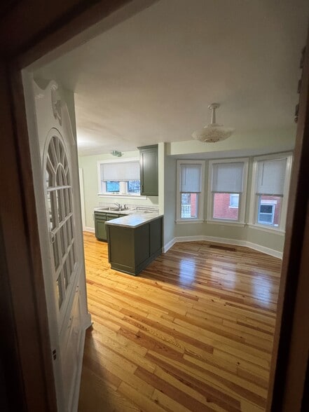 Building Photo - 922 Jefferson St