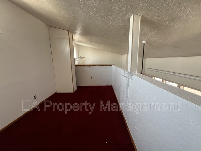 Building Photo - 652 Old Coors Dr SW