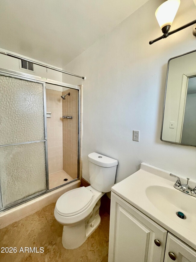 Building Photo - 949 W Parkway Blvd