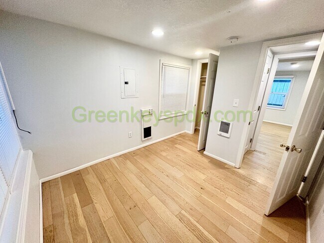 Building Photo - 10342-6935