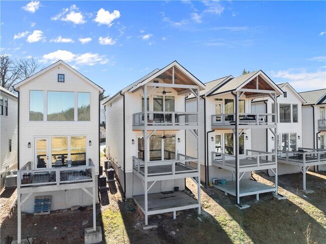 Building Photo - 35 Cottonwood St