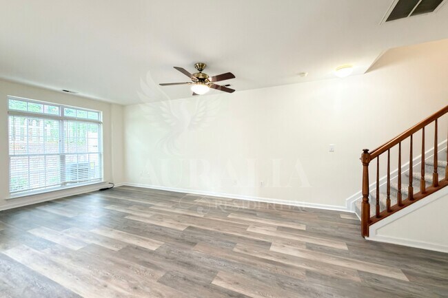 Building Photo - 3021 Barrymore St