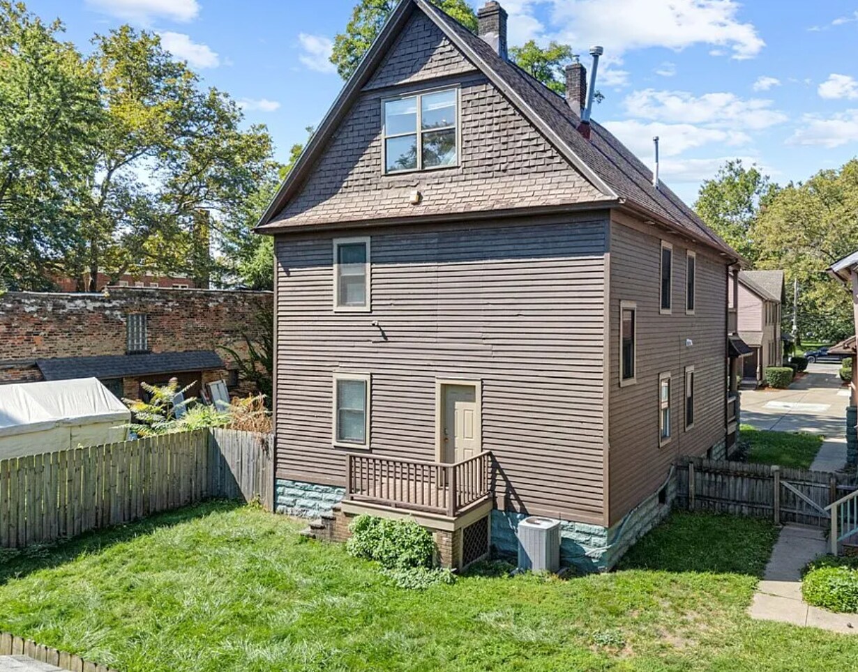 Building Photo - 2473 W 11th St