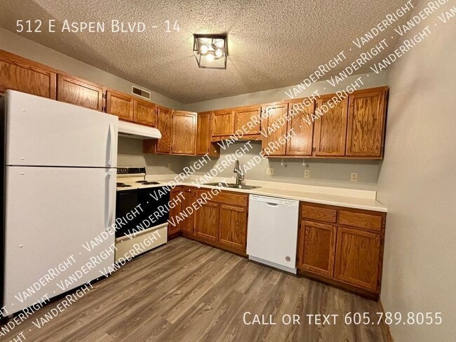 Building Photo - 512 E Aspen Blvd