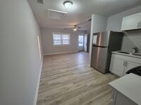 Building Photo - Newly Renovated 1-Bedroom Apartment ( 60 +)Available