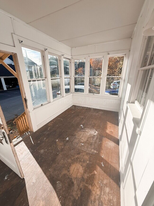 Building Photo - 30 Pleasant St