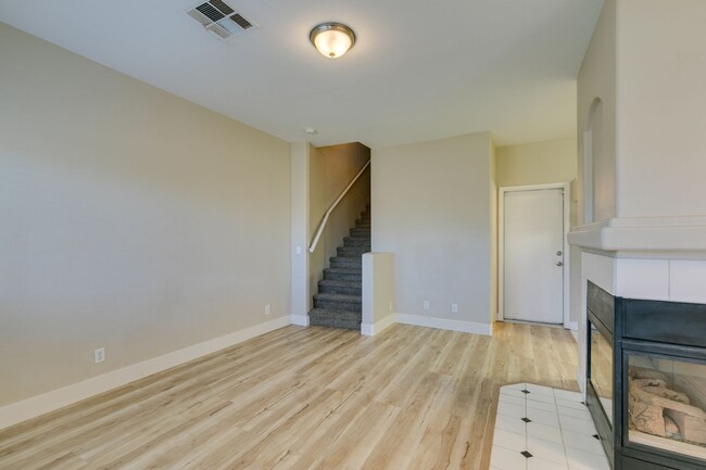 Building Photo - 3BDRM Townhome in Durango Trails community