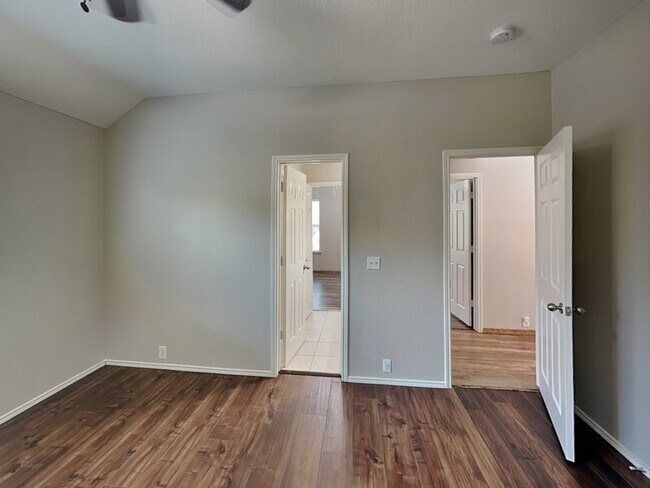 Building Photo - 2815 St Maria Dr