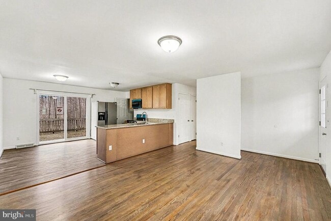 Building Photo - 4127 Cabin Rd