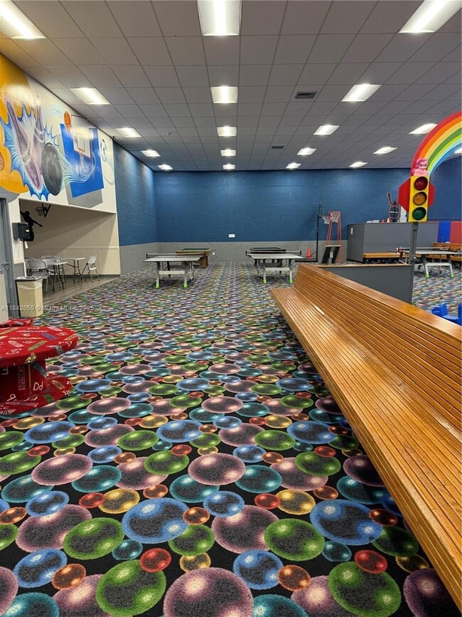 Building Photo - 16500 Golf Club Rd