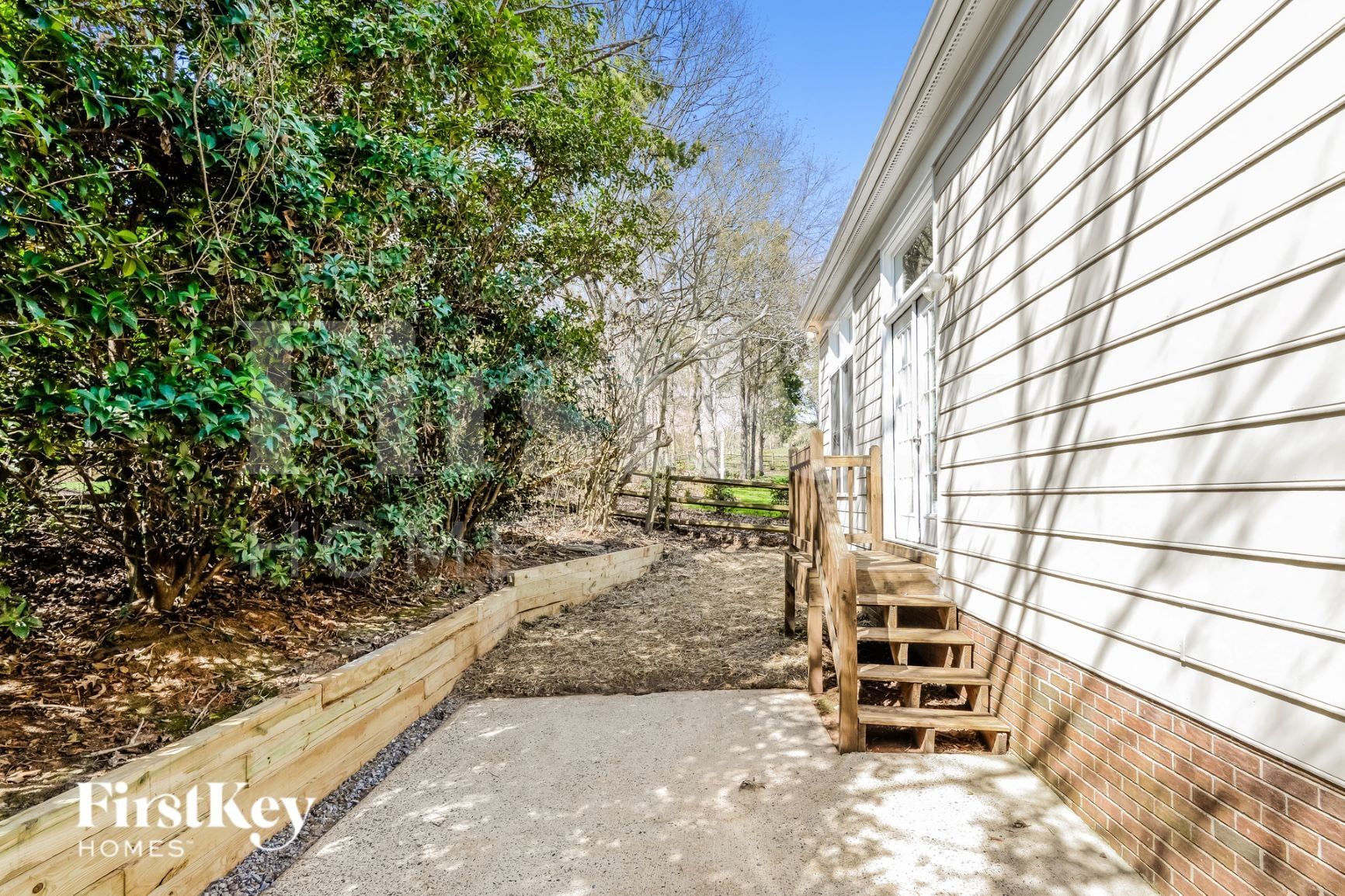 Building Photo - 6223 Rosebriar Ln