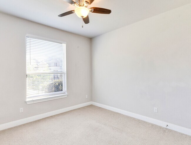Building Photo - 2304 Abilene Ln