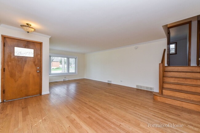 Building Photo - 591 S Grace St