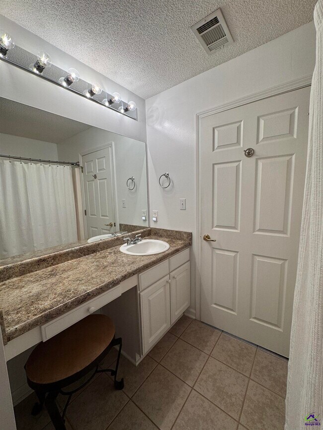 Building Photo - 207 S Houston Springs Blvd