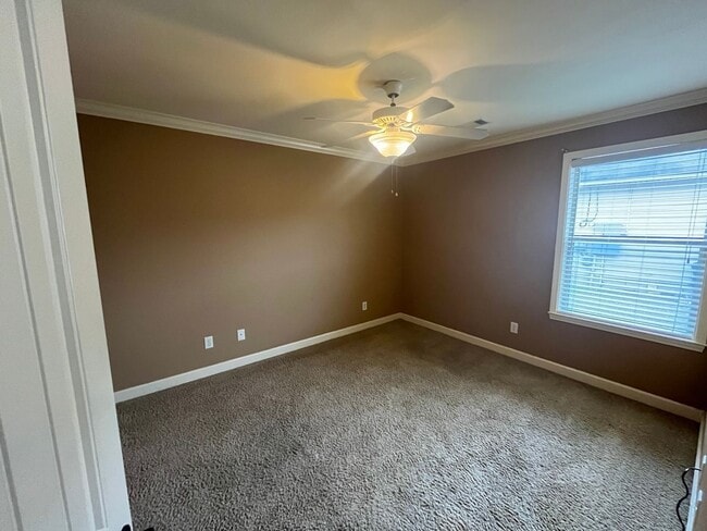 Building Photo - West Little Rock Rental!