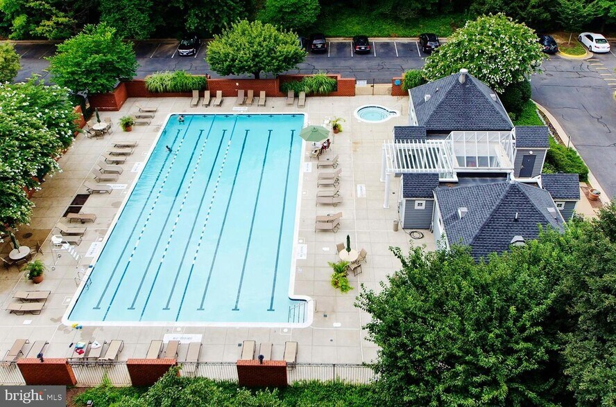 Building Photo - 2230 George C Marshall Dr