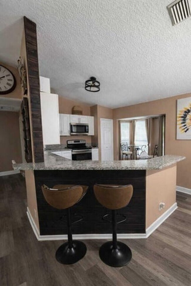 Building Photo - 15665 66th Ct N