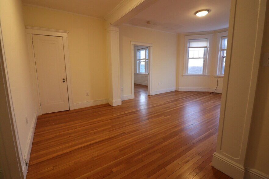 Building Photo - 30 Addington Rd