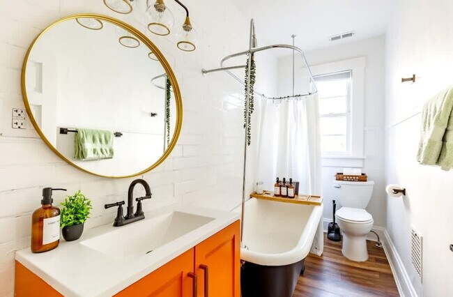 Building Photo - 575 1/2 City Park Avenue-SI ID1265634P