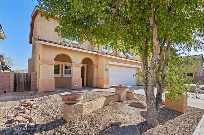 Building Photo - Two Story 3 Bed/2Bath in Paseo Del Rio